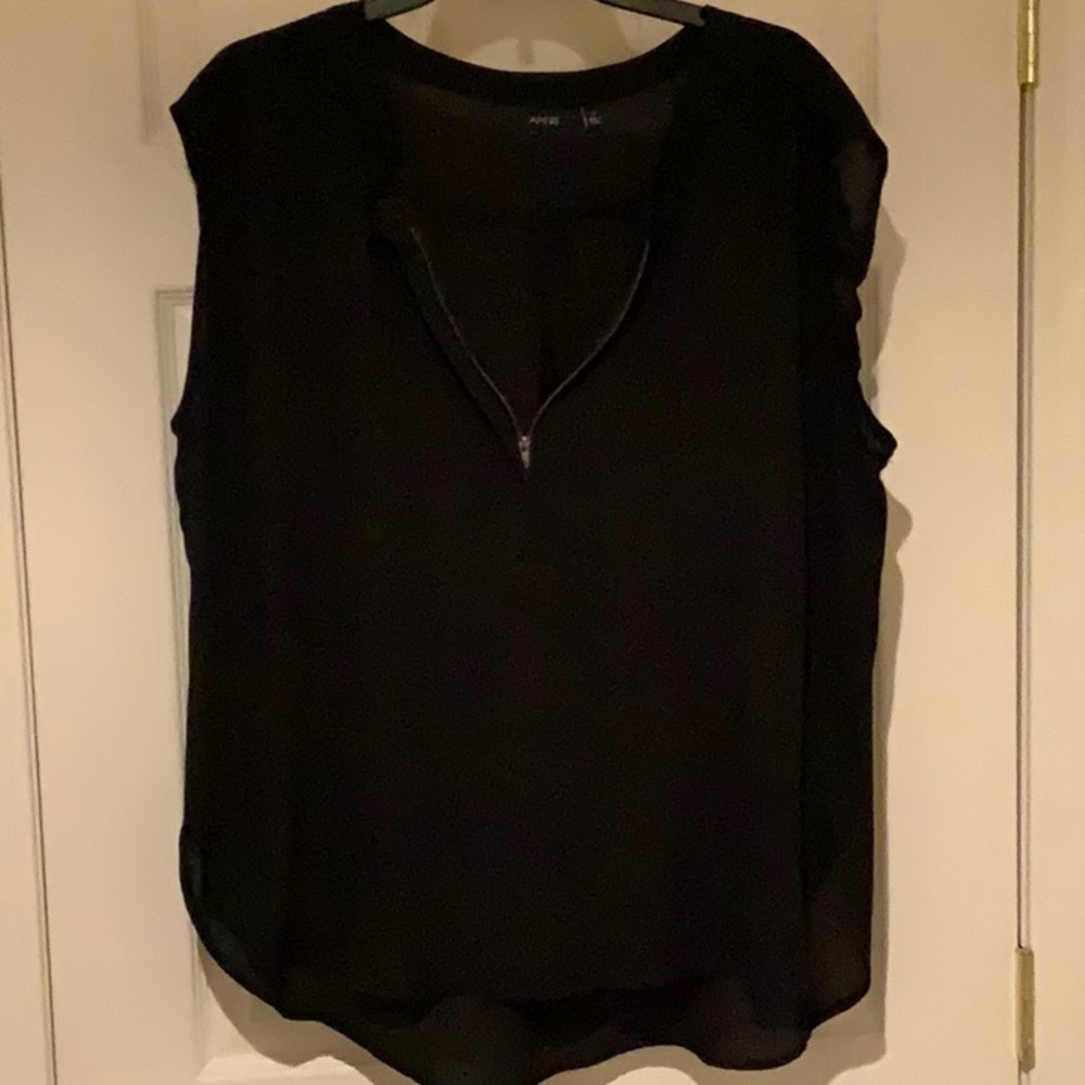 Apt 9 Black tank